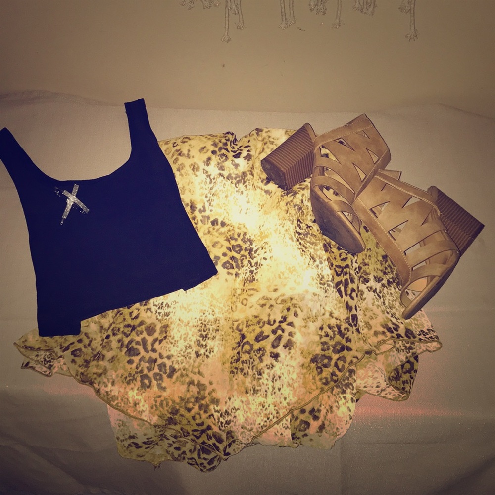 Handkerchief cut snakeskin print skirt❤️